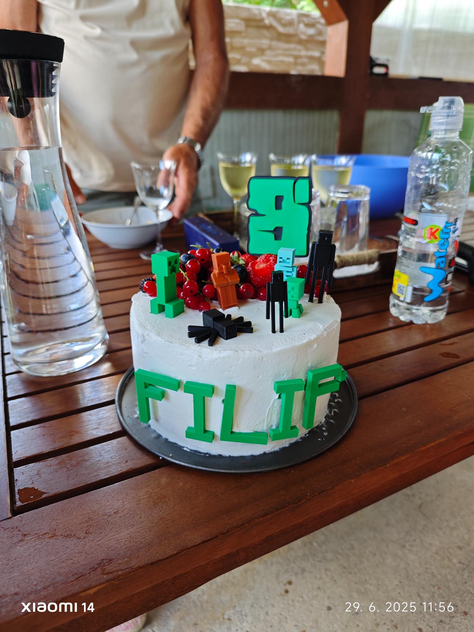 Minecraft dekorácie na tortu